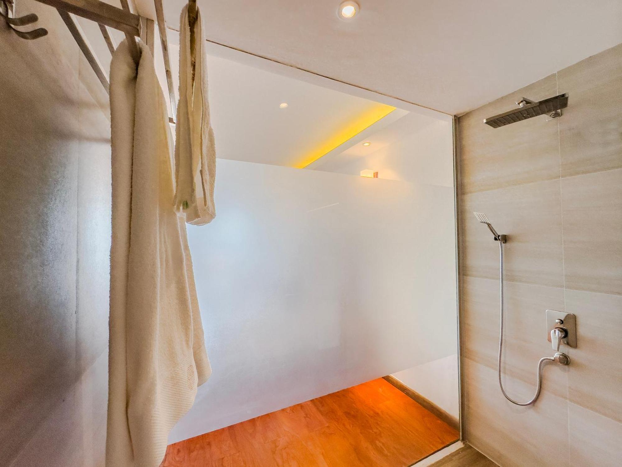 Mazarine Surf Suites Hiriketiya Диквелла Экстерьер фото