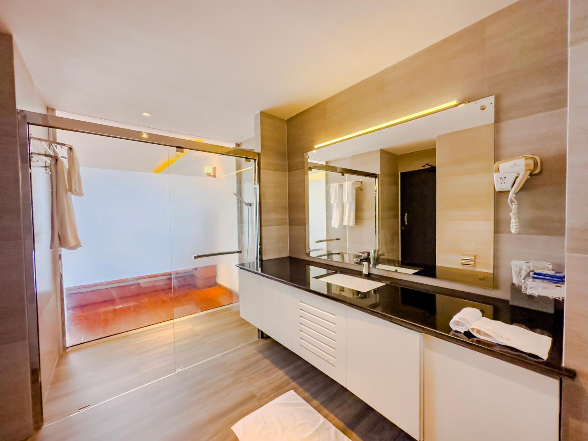 Mazarine Surf Suites Hiriketiya Диквелла Экстерьер фото